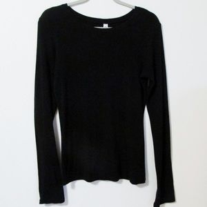 NWOT black BELLA tee shirt long sleeved black